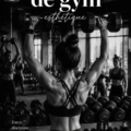 Femme dans une tenue de sport aesthetic, prête à s'entraîner avec style.