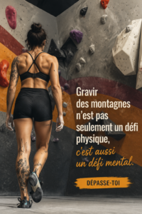 Femme en train de grimper sur une paroi rocheuse, alliant défi physique et concentration mentale.