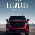 Vue de l'Escalade V-Series 2026, un SUV spacieux et sportif, idéal pour les activités outdoor