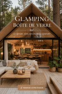 Un hébergement de glamping en verre au cœur de la nature avec une vue imprenable sur le ciel étoilé.