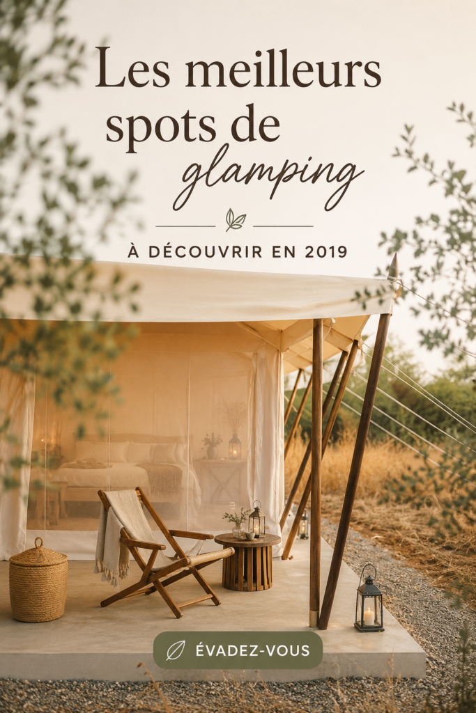Un magnifique spot de glamping en pleine nature avec une tente confortable et la vue sur les montagnes.