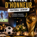Groupe de seniors célébrant lors d'une soirée de football, entourés de décorations festives.