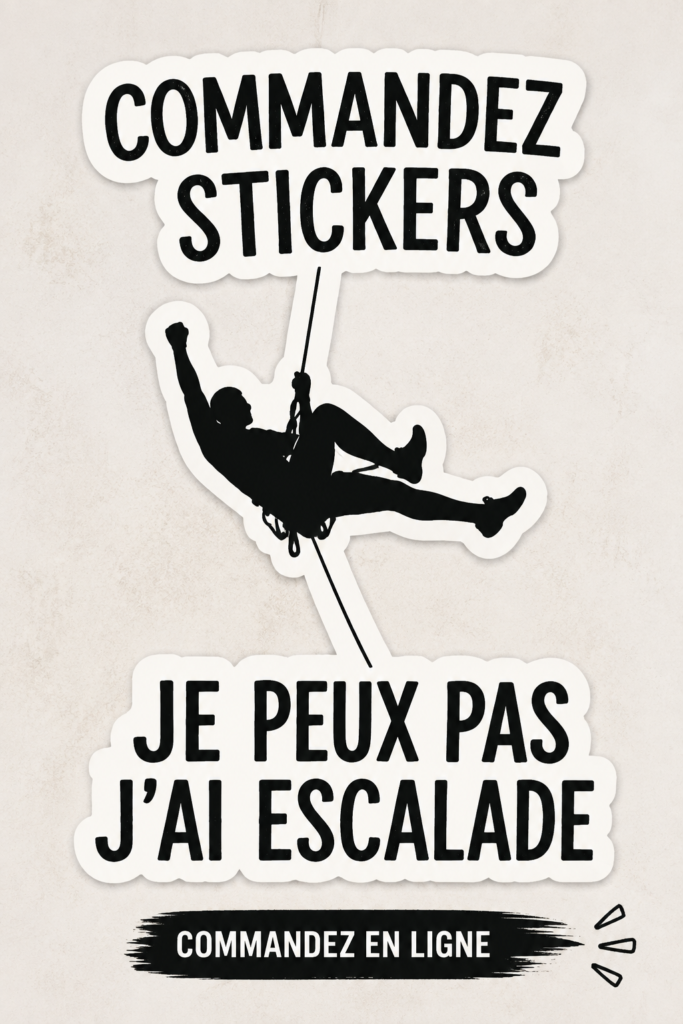 Un sticker représentant le slogan 'Je peux pas, j'ai escalade' sur une gourde d'escalade.