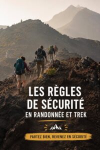 Femme randonneuse en pleine nature, se préparant pour une sortie sécurisée.