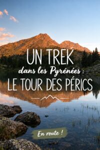 Femme en randonnée sur le sentier des Pérics, Pyrénées