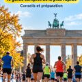 Coureuse enthousiaste participant au marathon de Berlin, entourée d'une foule encouragée.