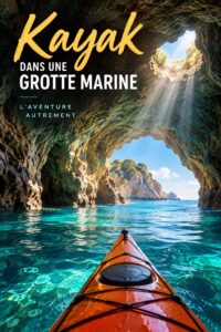 Vue d'une femme naviguant en kayak dans une grotte marine