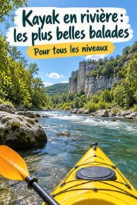 Groupe de femmes en kayak naviguant sur un lac tranquille, entourées de montagnes.